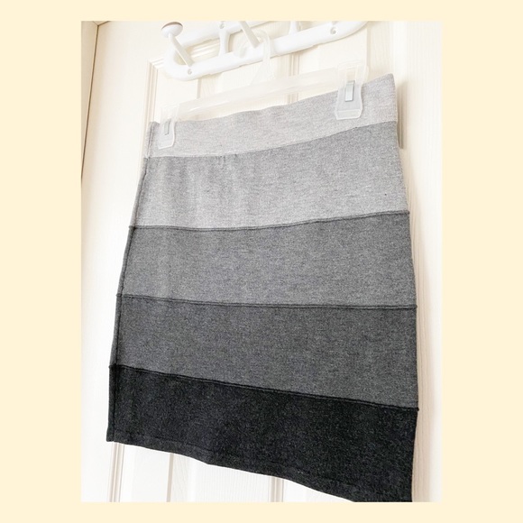 🍃Forever 21 bodycon skirt🍃 - Picture 2 of 5